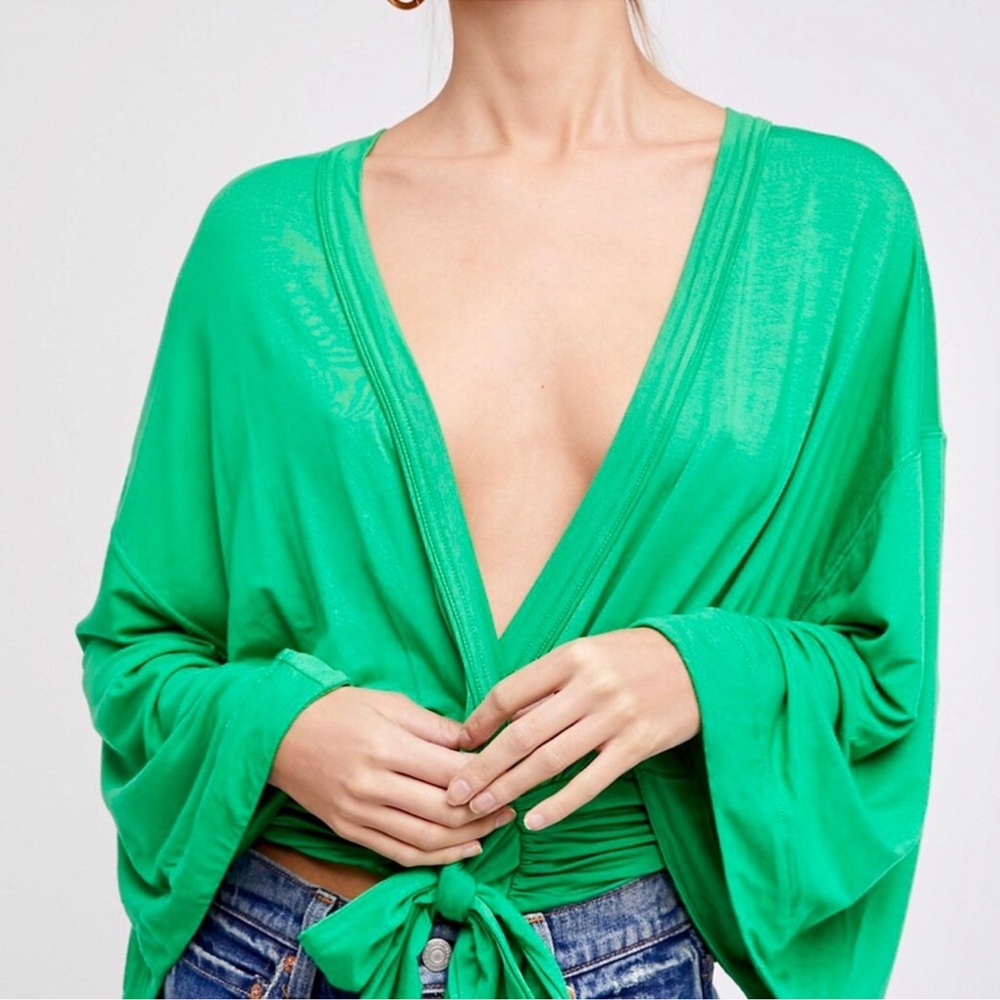 NWOT Free People “That’s A Wrap” Kelly Green Tie Front Boho Top Large - Picture 3 of 10